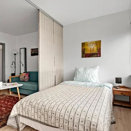 In With Wifi شقة *